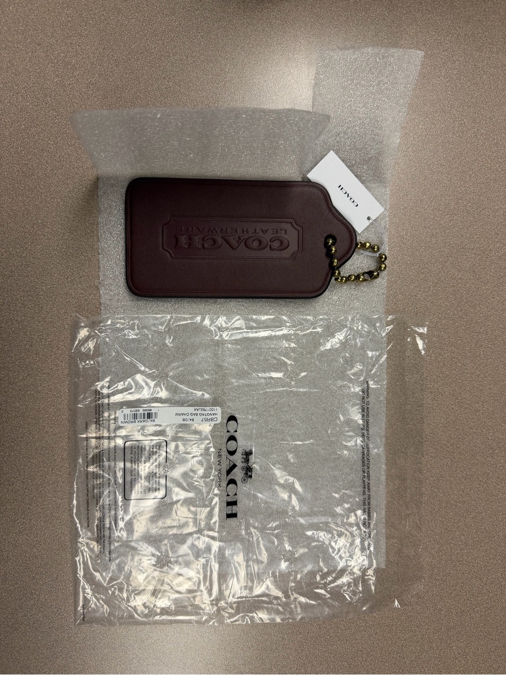 Coach XL Hangtag - Picture 3 of 3